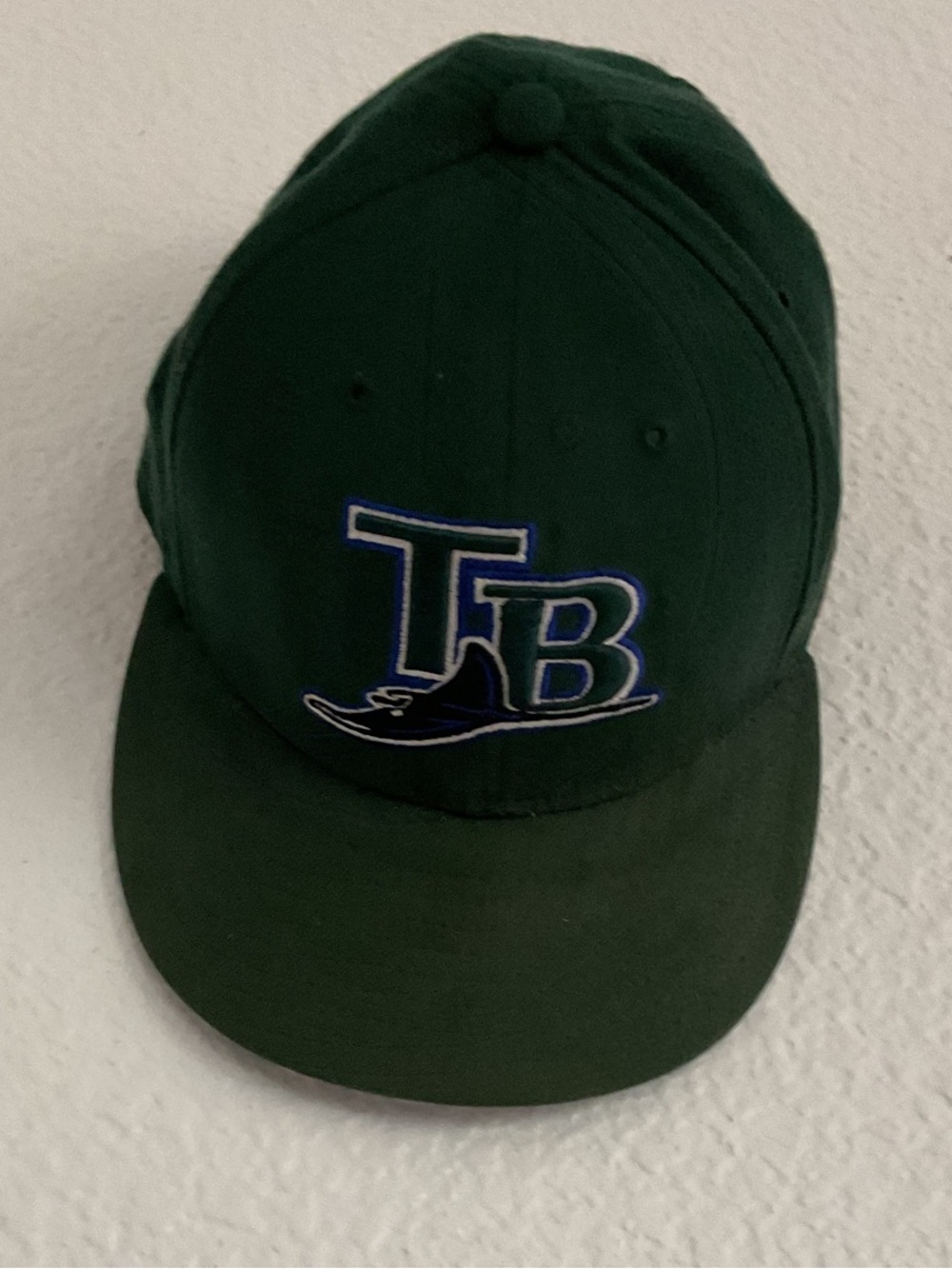 Fitted men’s baseball cap